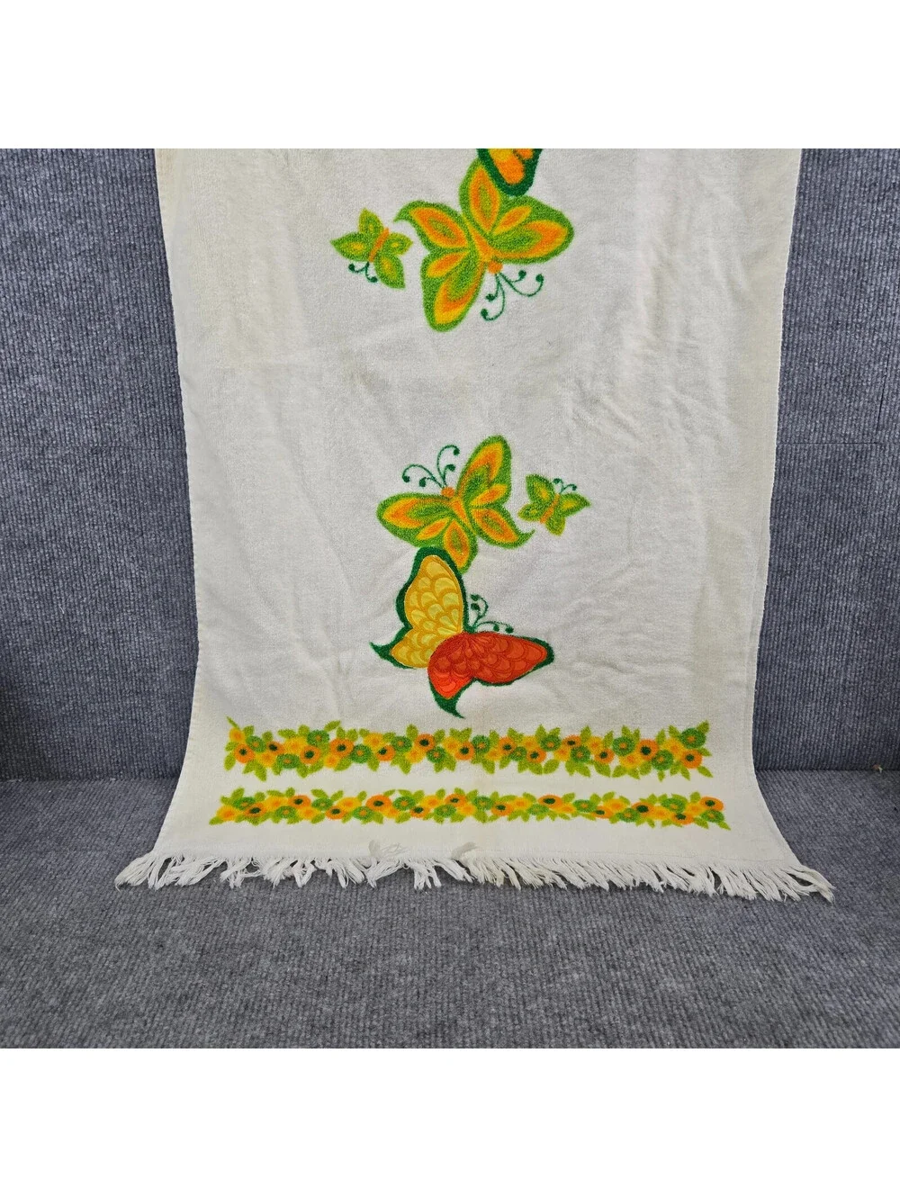 Butterfly Floral Bath Towel White Fringe Vintage USA Cannon All Cotton 20x36